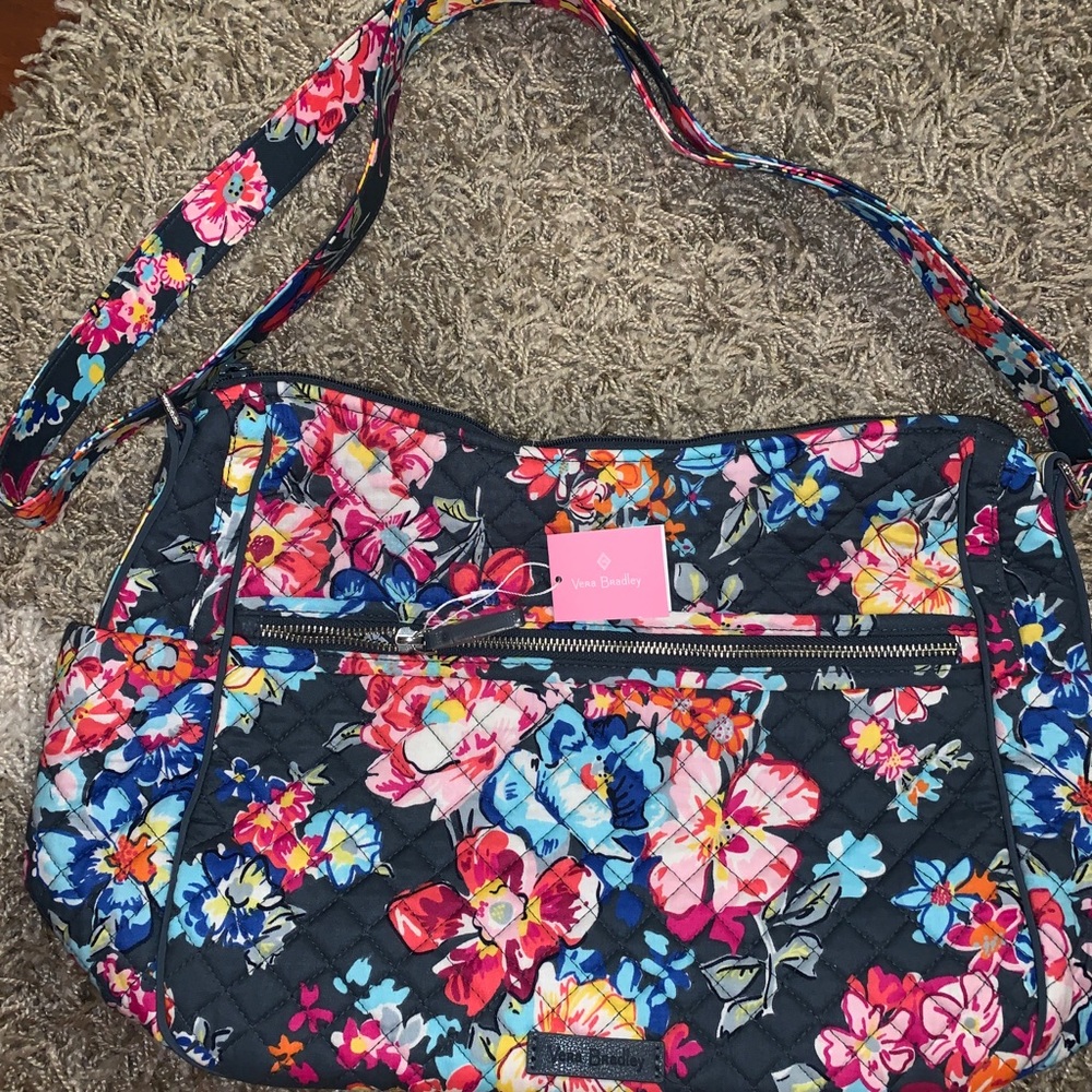 Iconic large on the go